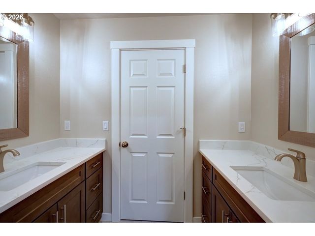 35692 BELLA RIDGE Loop, Astoria, OR 97103