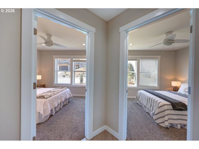 35692 BELLA RIDGE Loop, Astoria, OR 97103