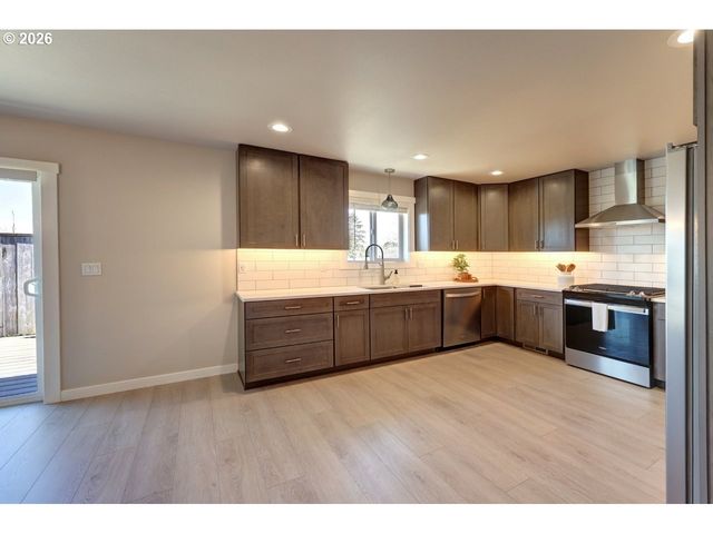 35692 BELLA RIDGE Loop, Astoria, OR 97103