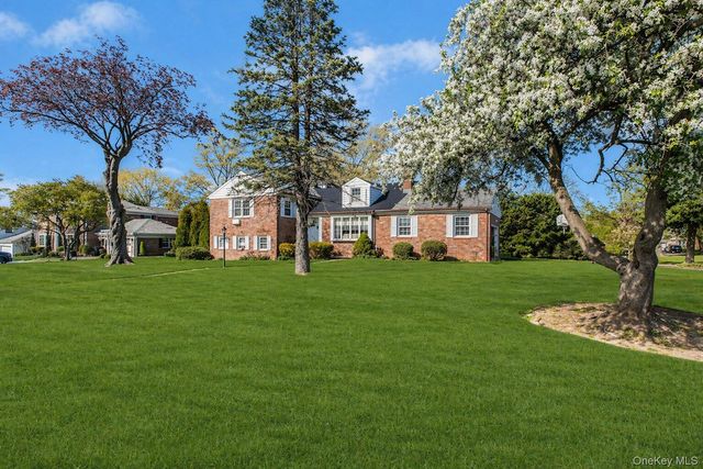 185 Whistler Road, Manhasset, NY 11030