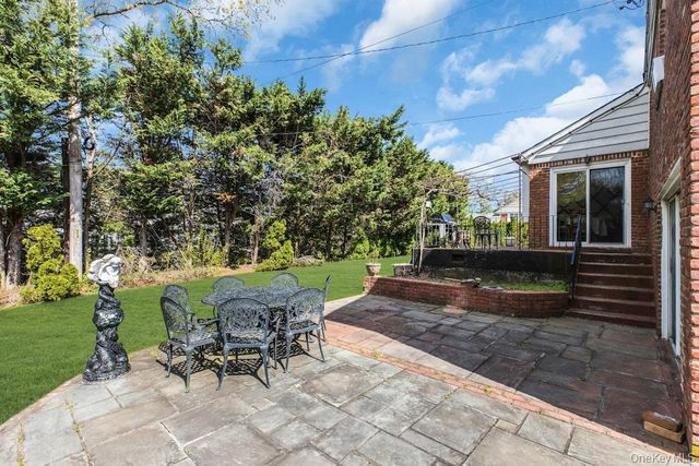 185 Whistler Road, Manhasset, NY 11030