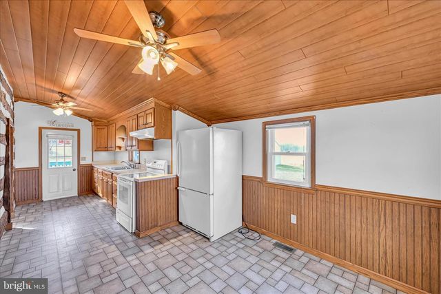 470 WEAVERTOWN RD, Myerstown, PA 17067