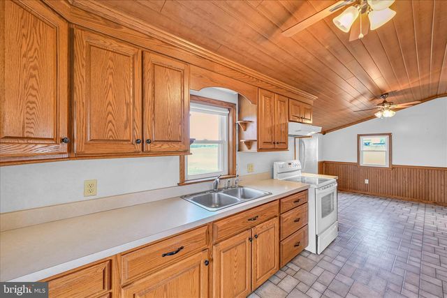 470 WEAVERTOWN RD, Myerstown, PA 17067