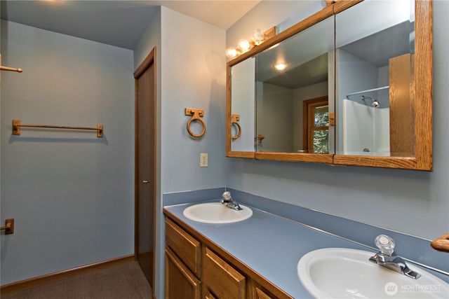 16811 423rd Place SE, North Bend, WA 98045