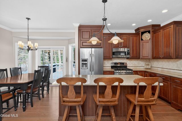 23 Marcel Road, Halfmoon, NY 12065