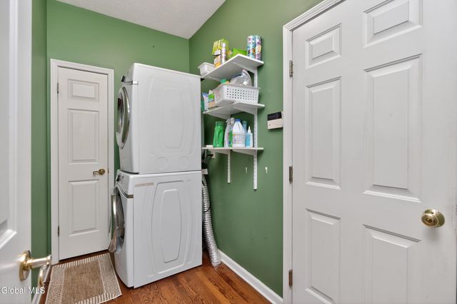 23 Marcel Road, Halfmoon, NY 12065