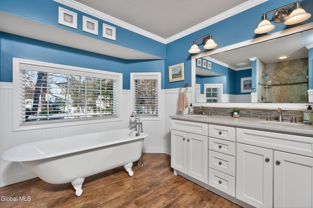 23 Marcel Road, Halfmoon, NY 12065