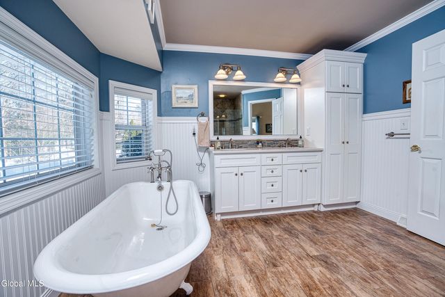 23 Marcel Road, Halfmoon, NY 12065