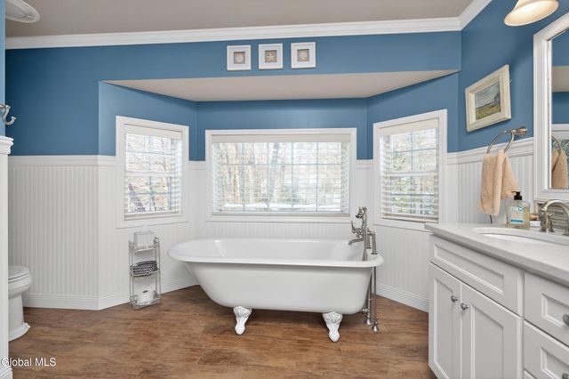 23 Marcel Road, Halfmoon, NY 12065