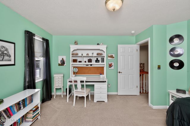 23 Marcel Road, Halfmoon, NY 12065