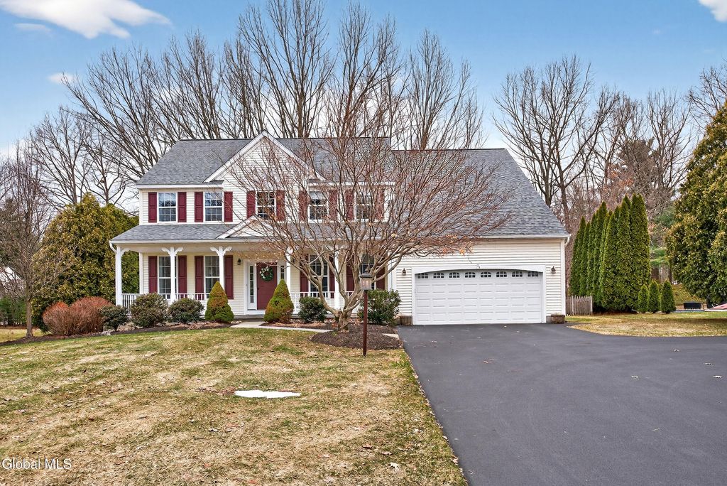 23 Marcel Road, Halfmoon, NY 12065