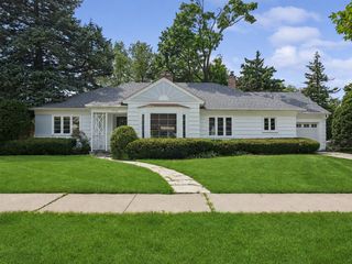 904 S 2nd Avenue, Des Plaines, IL 60016
