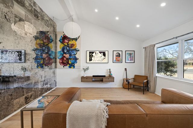 201 Sheffield DR, Austin, TX 78745