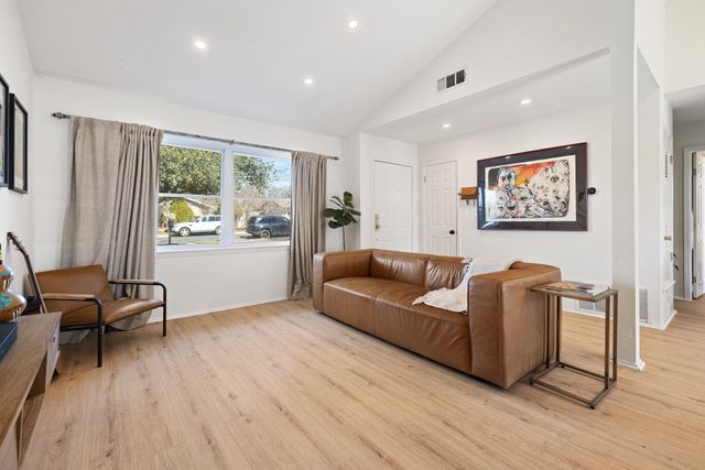 201 Sheffield DR, Austin, TX 78745