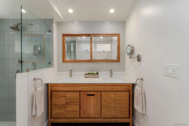 383 Westbourne St., San Diego, CA 92037