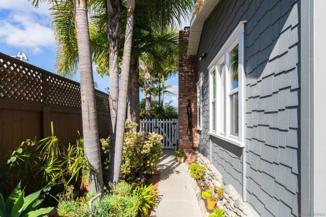 383 Westbourne St., San Diego, CA 92037