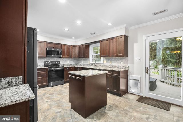 2409 HARPOON DR, Stafford, VA 22554