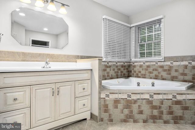 2409 HARPOON DR, Stafford, VA 22554