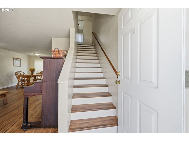 1943 W 17TH Ave A, Eugene, OR 97402