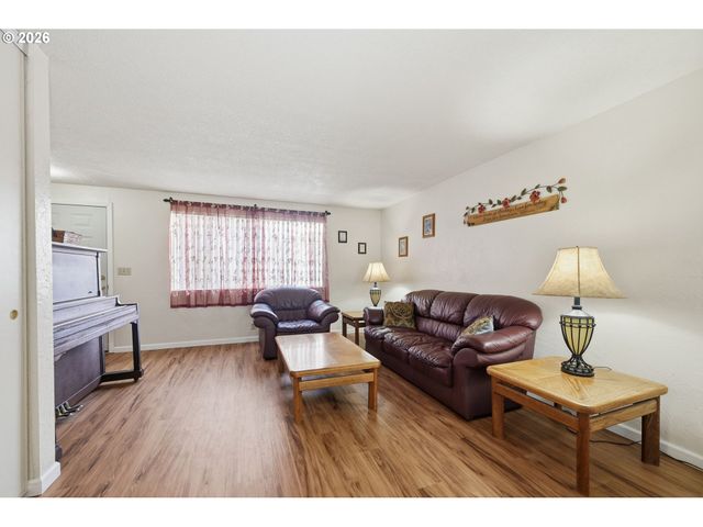 1943 W 17TH Ave A, Eugene, OR 97402