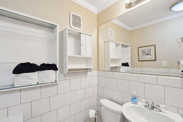 2700 Cameron Boulevard, Isle Of Palms, SC 29451
