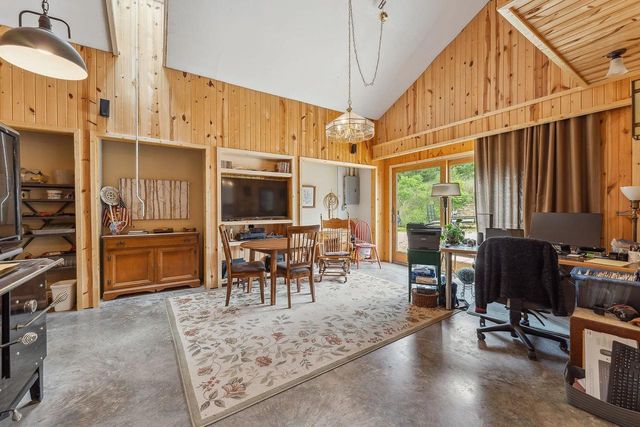 30440 Cty Rd W, Elroy, WI 53929