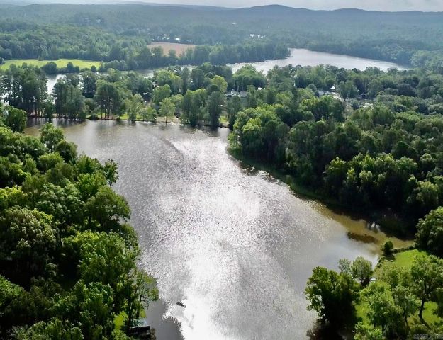 388 Grandstaff Dr, Hot Springs, AR 71913