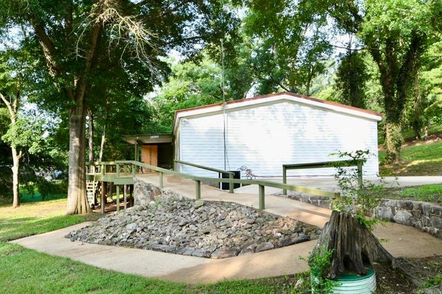 388 Grandstaff Dr, Hot Springs, AR 71913