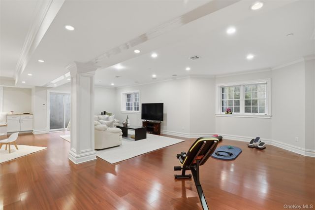 8 E Clinton Avenue, Irvington, NY 10533