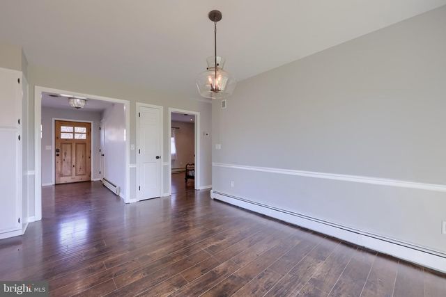 21 BITTERSWEET DR, Hershey, PA 17033