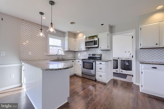 21 BITTERSWEET DR, Hershey, PA 17033