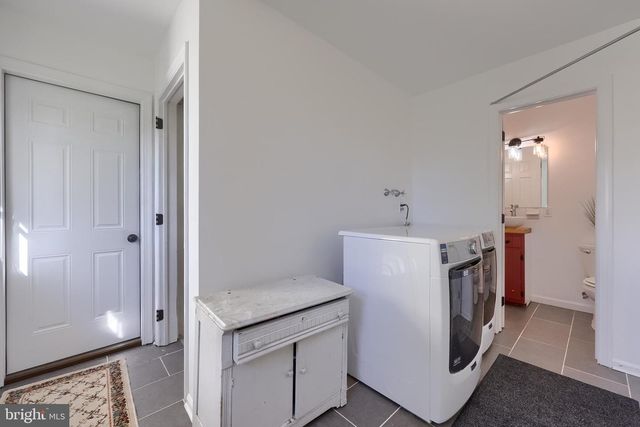 21 BITTERSWEET DR, Hershey, PA 17033