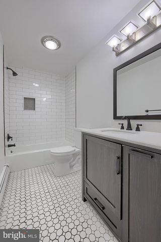 21 BITTERSWEET DR, Hershey, PA 17033