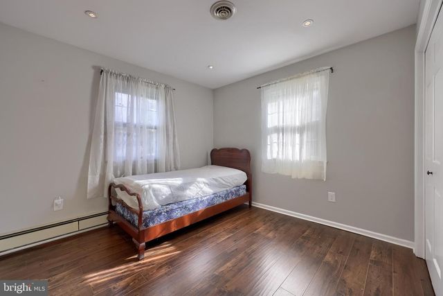 21 BITTERSWEET DR, Hershey, PA 17033