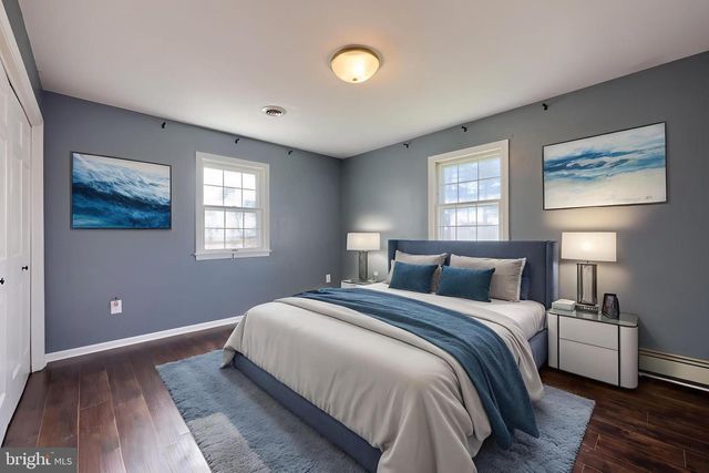 21 BITTERSWEET DR, Hershey, PA 17033