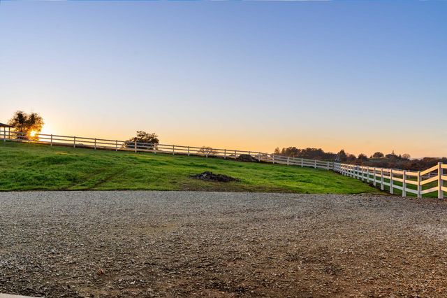 5630 Grazing Hill Rd, Shingle Springs, CA 95682