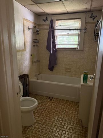 37 Columbus St, Bloomfield Twp., NJ 07003