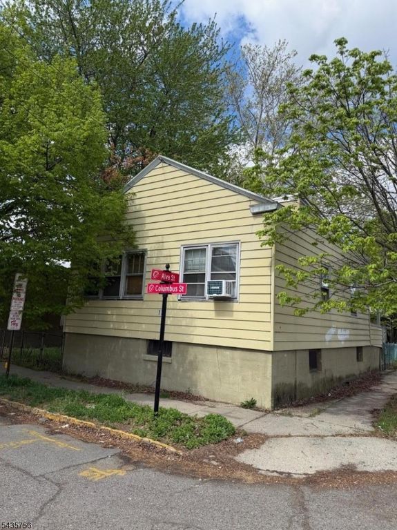 37 Columbus St, Bloomfield Twp., NJ 07003