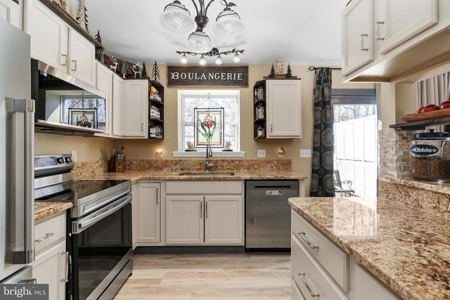 4207 LAKEVIEW PKWY, Locust Grove, VA 22508