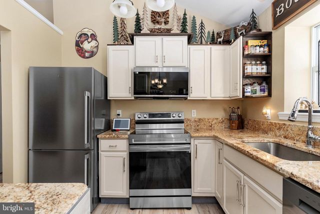 4207 LAKEVIEW PKWY, Locust Grove, VA 22508