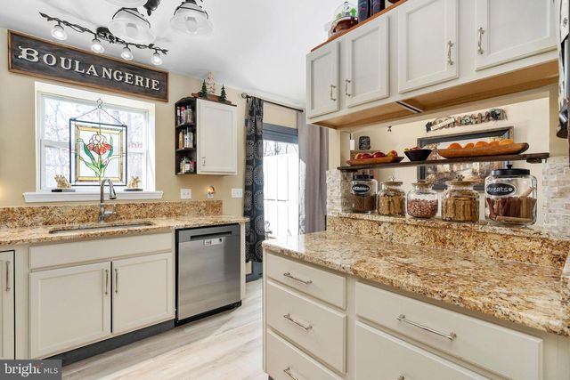 4207 LAKEVIEW PKWY, Locust Grove, VA 22508