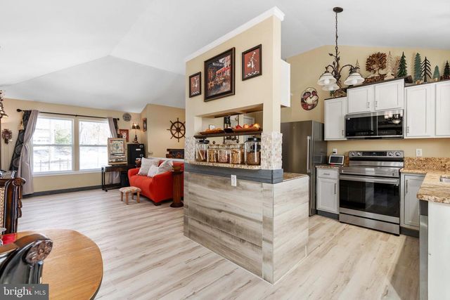 4207 LAKEVIEW PKWY, Locust Grove, VA 22508