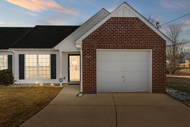 707 Erie Ct, Smyrna, TN 37167
