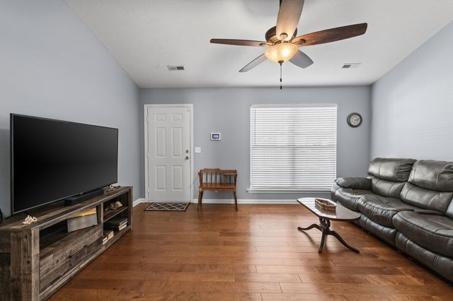 707 Erie Ct, Smyrna, TN 37167