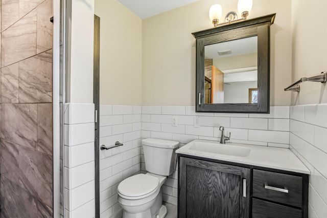 501 Drillane Road, Hopkins, MN 55305