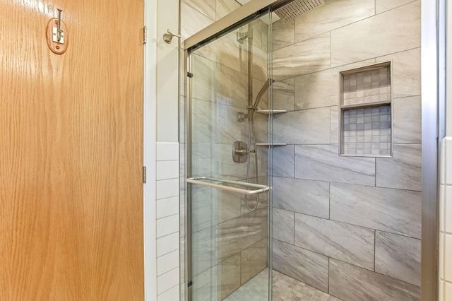 501 Drillane Road, Hopkins, MN 55305