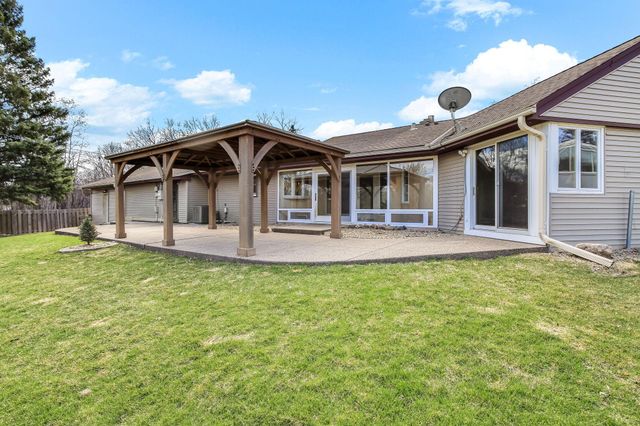 501 Drillane Road, Hopkins, MN 55305