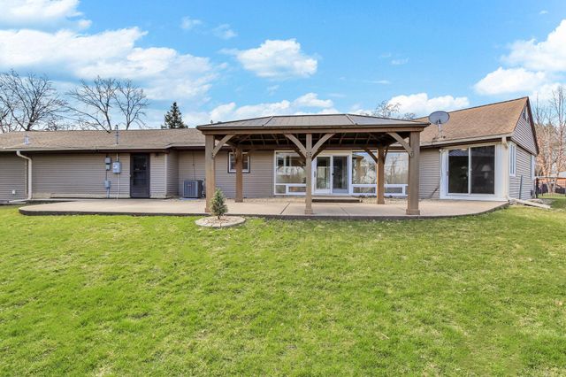 501 Drillane Road, Hopkins, MN 55305