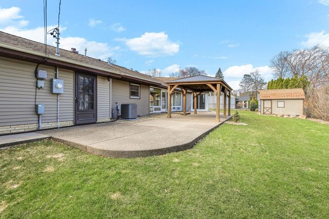 501 Drillane Road, Hopkins, MN 55305