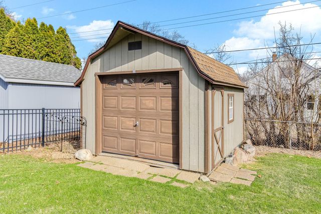 501 Drillane Road, Hopkins, MN 55305